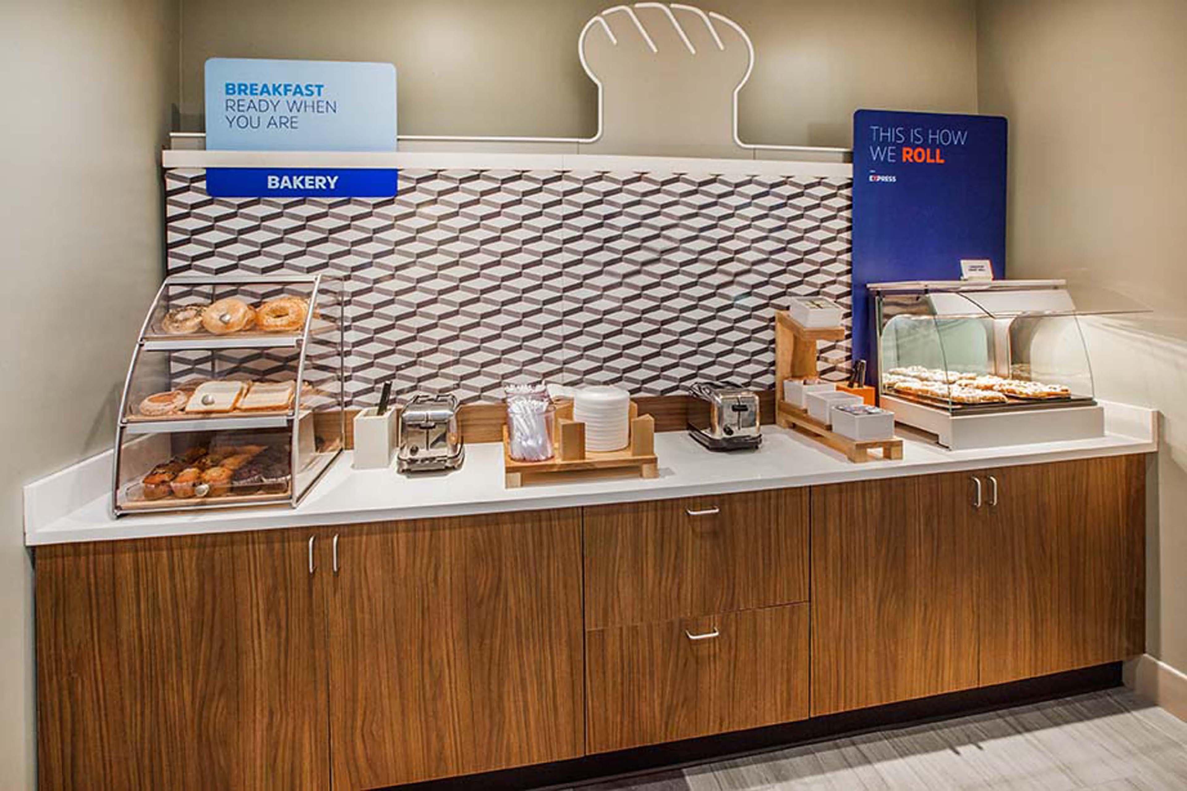 Holiday Inn Express & Suites Merced - Yosemite Natl Pk Area By Ihg Luaran gambar